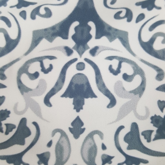 LAST CHANCE! CLOSET CLOSING!{HP!} 2/$15 bikini bottoms navy blue multi floral - Picture 7 of 7